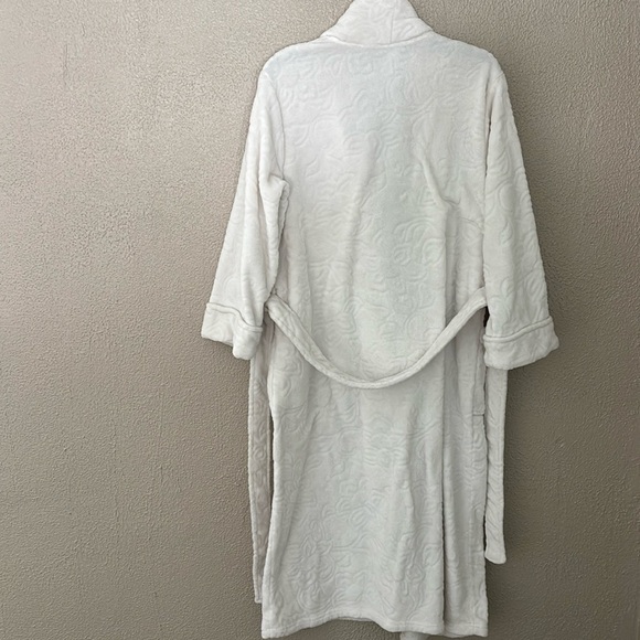 Women’s Natori Plush Soft Robe, Medium, White - Picture 1 of 6